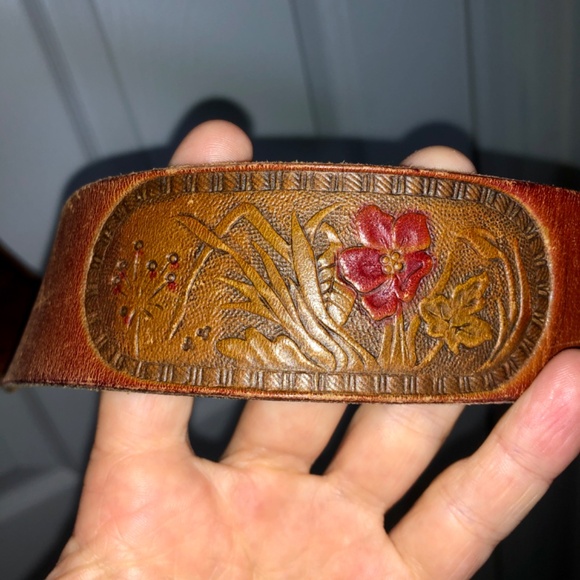 Leather Belt hand carved - Picture 2 of 4